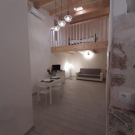Nice Apt In A Street In Old Town Alghero Exterior photo